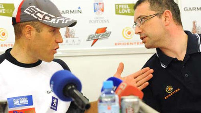 Jure Robič na novinarski konferenci ob predstavitvi DOS