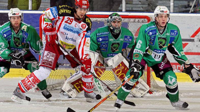 Hokejisti Olimpije so klonili proti KAC.