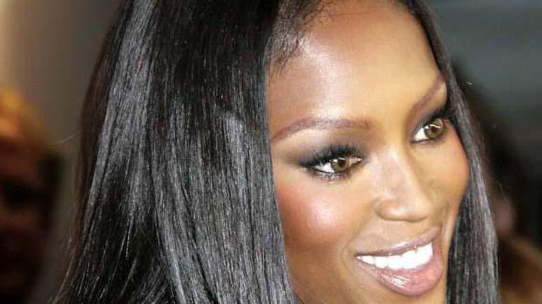 Naomi se ponovno zapleta v spore.