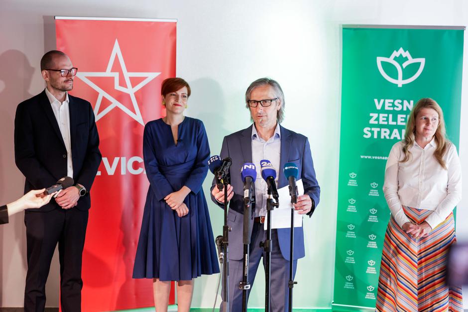 podpis namere o sodelovanju na parlamentarnih volitvah med strankama Vesna in Levica | Avtor: Saša Despot