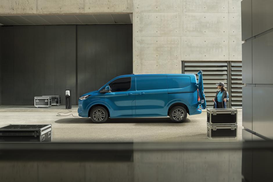 Ford E-transit custom | Avtor: Ford