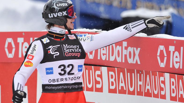 Slovenski skakalci so na ekipni tekmi nastopili brez Roberta Kranjca (na sliki) 