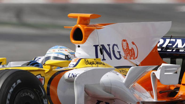 Renault je preizkusil nov pokrov motorja, podoben Red Bullovemu.