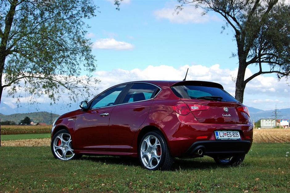 Alfa romeo giulietta | Avtor: Gregor Prebil