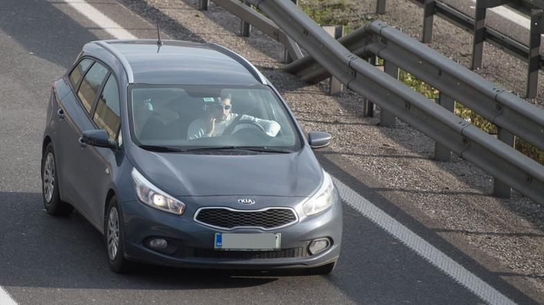 telefoniranje med vožnjo