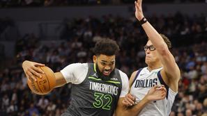 Minnesota Timberwolves : Dallas Mavericks