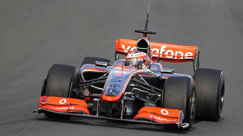 "Sramotno je, kar se dogaja s formulo 1," je bil Hamiltonov odziv na novo pravil