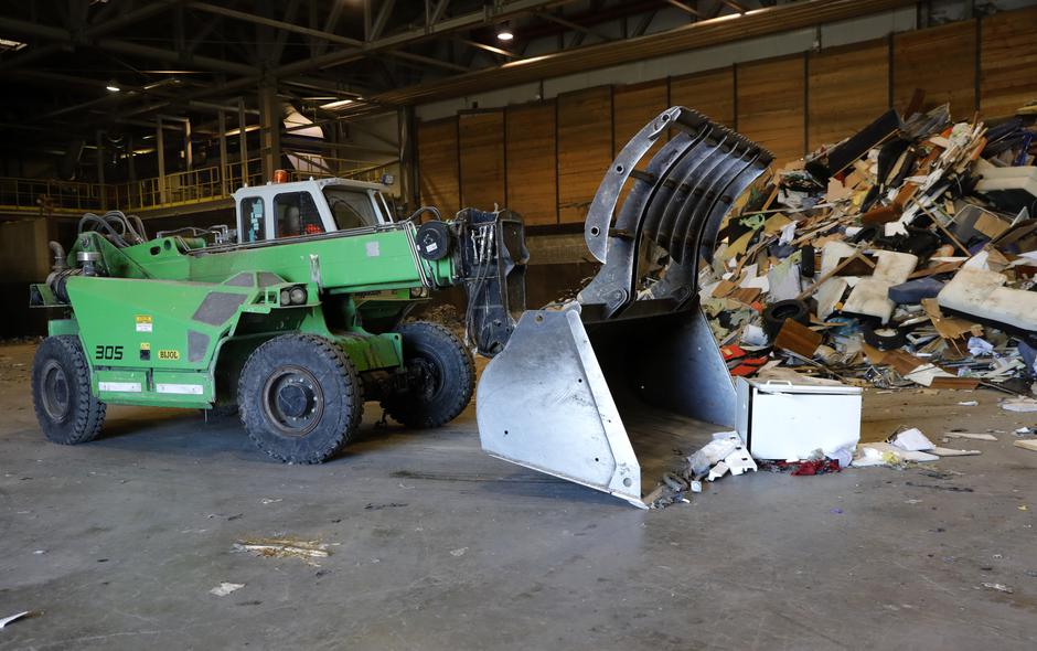 smeti center za obdelavo odpadkov odpadki | Avtor: Epa