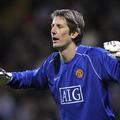 Edwin van der Sar je z Angleži očitno zadovoljen.