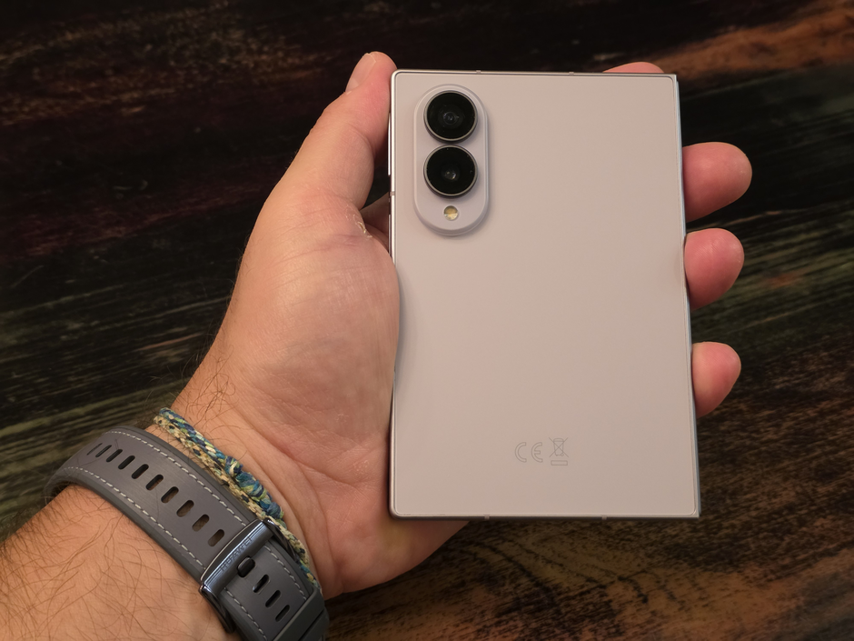 Samsung Galaxy Z Fold8 | Avtor: D. J.