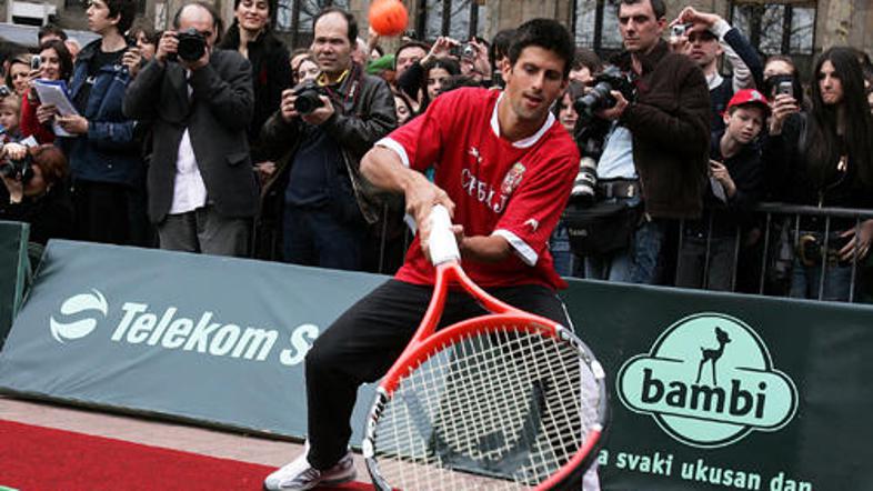 Novak Djoković pogosto poskrbi, da se gledalci zabavajo.