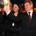 Novi makedonski predsednik Gjorge Ivanov je z ženo Sonjo v zgodnjih jutranjih ur