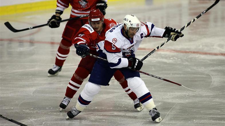 Kapetan Tomaž Razingar je zabil drugi zadetek. (Foto: Dejan Mijović)