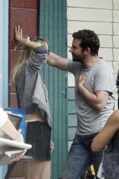 Suki Waterhouse, Bradley Cooper