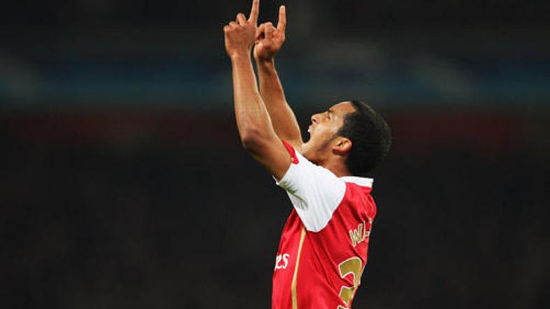 Theo Walcott je edini angleški nogometaš v postavi Arsenala.