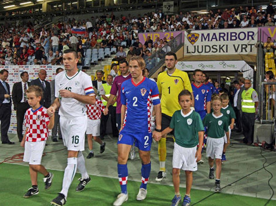 Ljudski vrt je po zatrjevanju obeh selektorjev videl pravo kvalifikacijsko tekmo