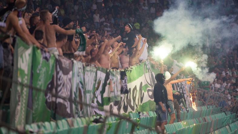 Nogometna tekma med NK Olimpija in NK Maribor v Stožicah.