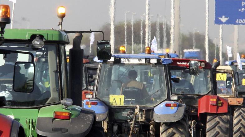 KMETJE, PROTEST, FRANCIJA, PARIZ