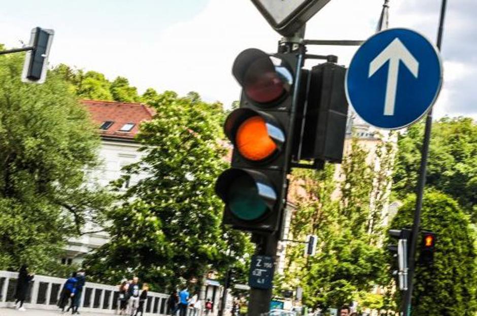 Semafor | Avtor: Saša Despot