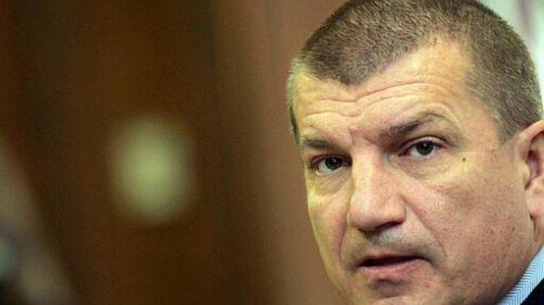 Mate o kadrovanju Kresalove na notranjem ministrstvu: zaradi neuspeha na volitva