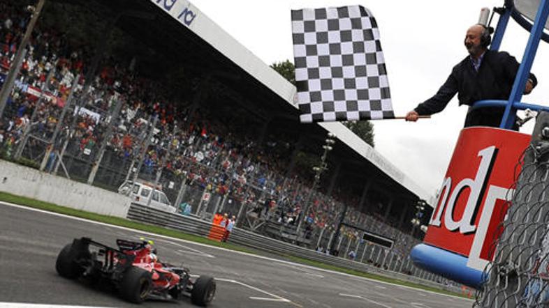 monza_fant_vettel2_reuters