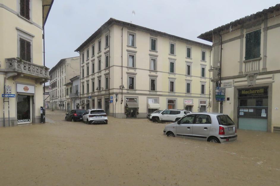 Sesto Fiorentino Firence poplavljene ulice Italija