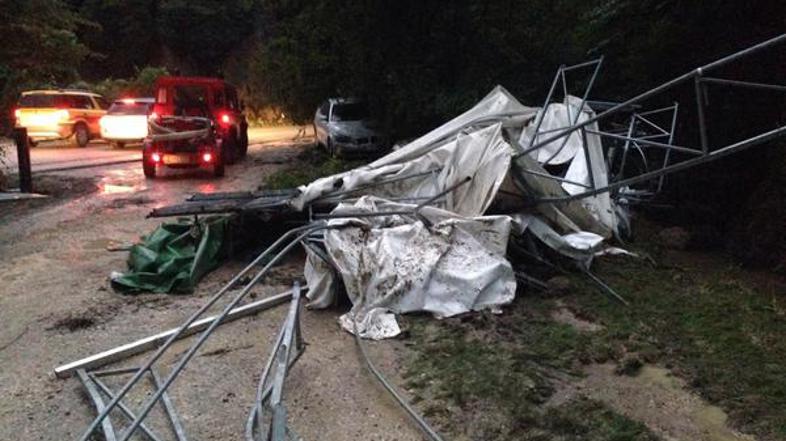 Posledice neurja pri Trevisu.