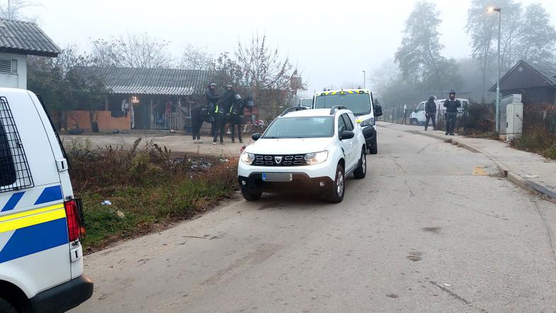 Dobruška vas, policija