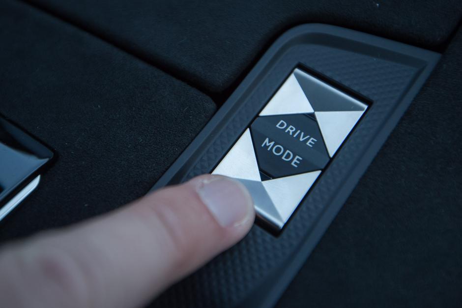 DS7 | Avtor: Anže Petkovšek