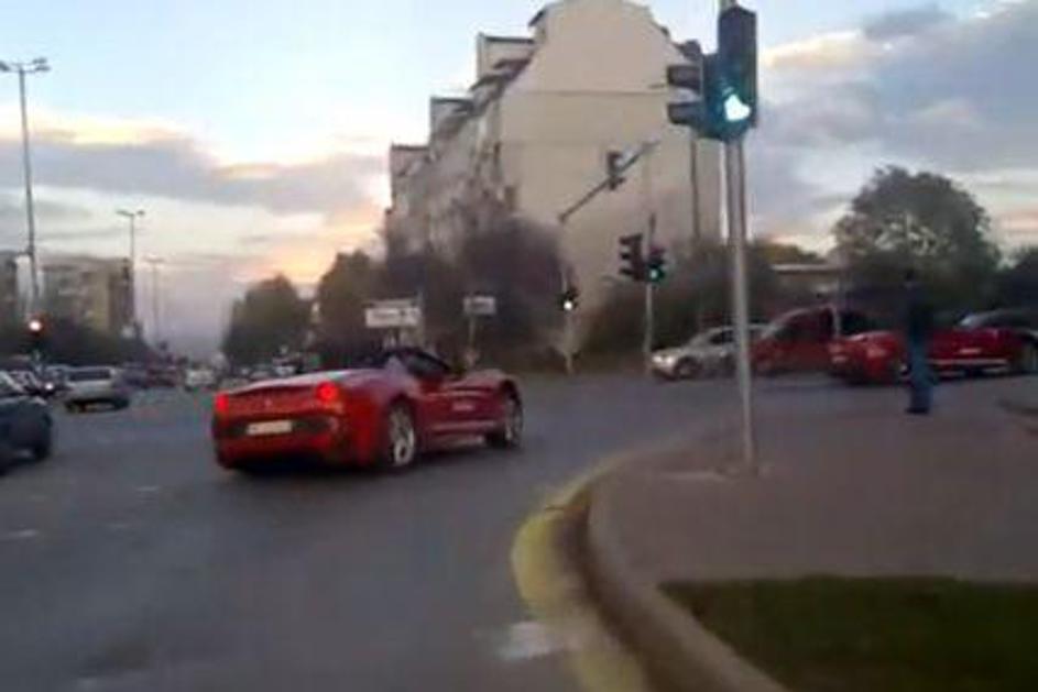 Ferrari california. Foto: Youtube