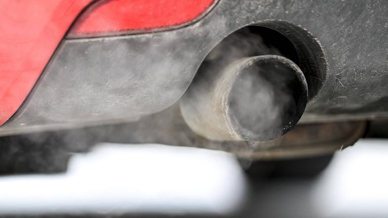 Avto - izpušni sistem - auspuh - izpuh