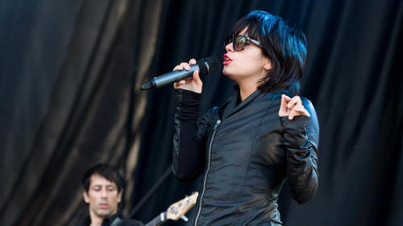 Lily Allen, menda vzhajajoča pop zvezda, vsaj glede na zagrebško občinstvo, očit