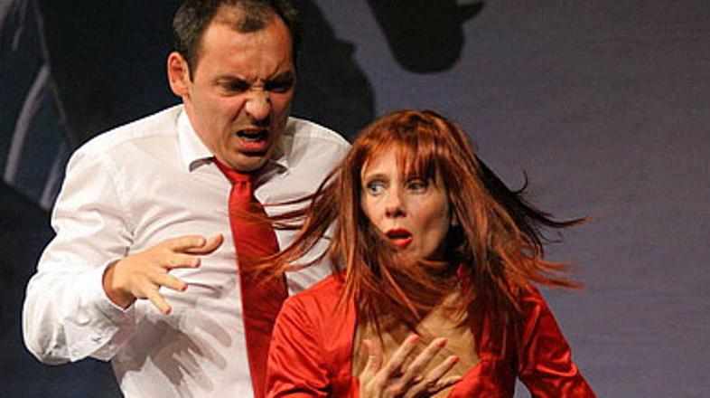 V Sloveniji je bila komedija Svobodni zakon prvič uprizorjena v režiji Jaše Jamn