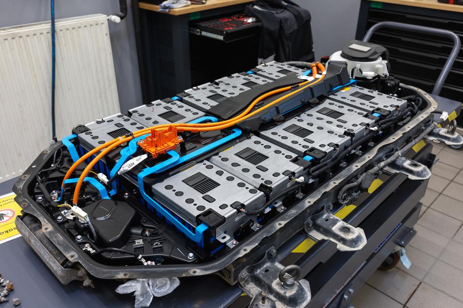 Kompetenčni center za popravilo baterij Emil frey | Avtor: Emil Frey