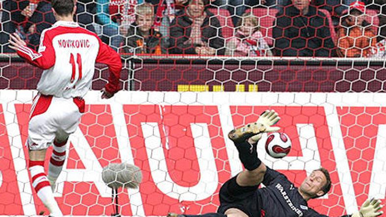 Milivoje Novakovič je Köln popeljal v vodstvo že v četrti minuti.