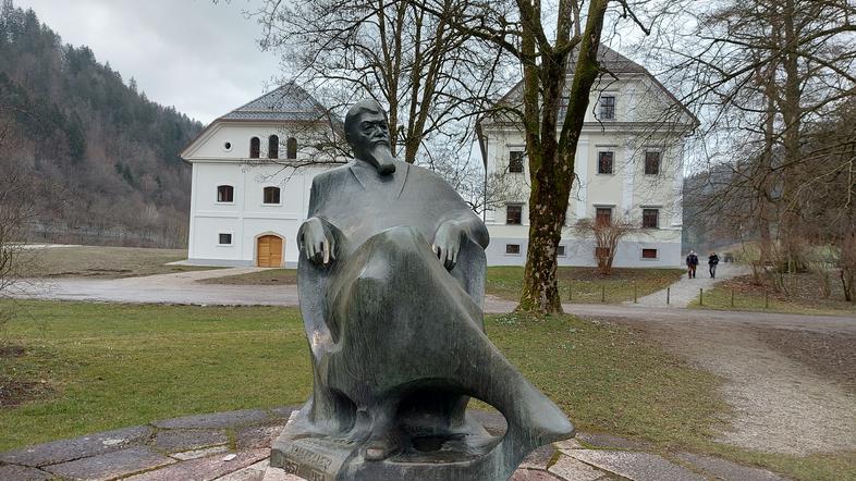 Ivan Tavčar, Visoko nad Poljanami, dvorec Visoko