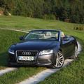 A5 cabrio želi biti predvsem eleganten štirisedežni kabriolet, ki bo pogodu tako
