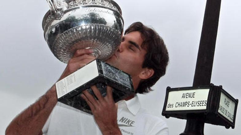 Roger Federer je v Parizu osvojil 14. naslov na turnirjih za grand slam.