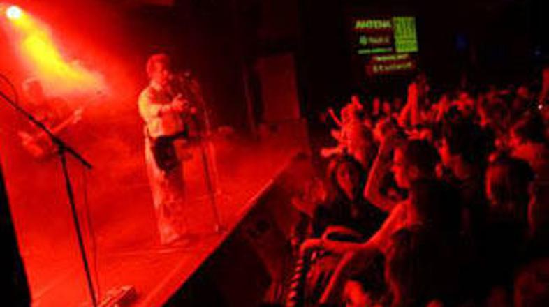 Občinstvo je bilo nad Prljavim kazalištem navdušeno.