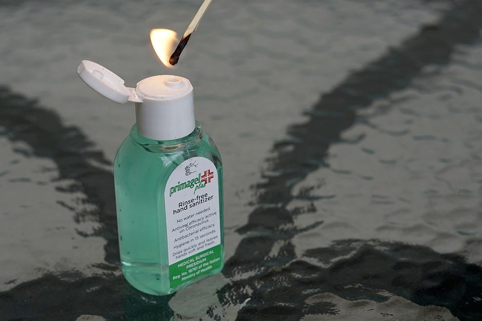 razkužilo v avtu | Avtor: Matija_Janežič