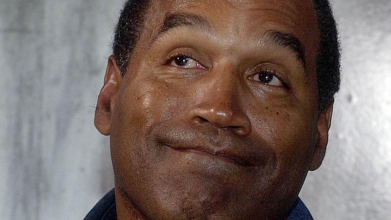 Simpsonu spet grozi zapor.