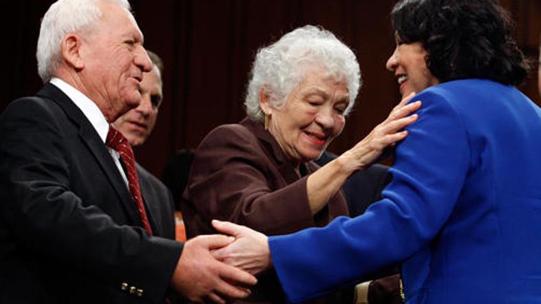 Sonio Sotomayer sta ves čas zaslišanja spremljala mati Celina in očim.