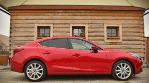 Mazda3 limuzina