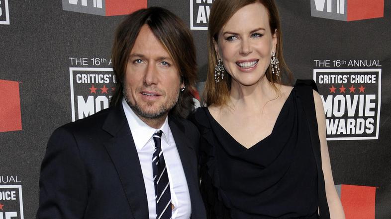 Par se je za nadomestno mater odločil zaradi zapletov v prvi nosečnosti. (Foto: 