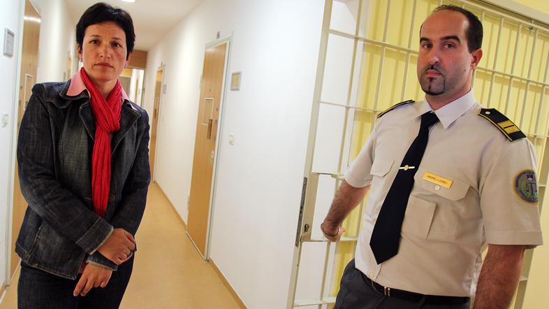 Laganis Lilijana, v. d. direktorice, in Andrej Lovrec, vodja oddelka za varnost 