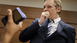 Londonsko sodišče bo zahtevo Švedske za izročitev ustanovitelja WikiLeaksa Julia