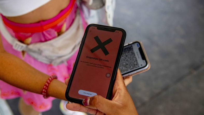 Cepljenje QR koda zeleno potrdilo