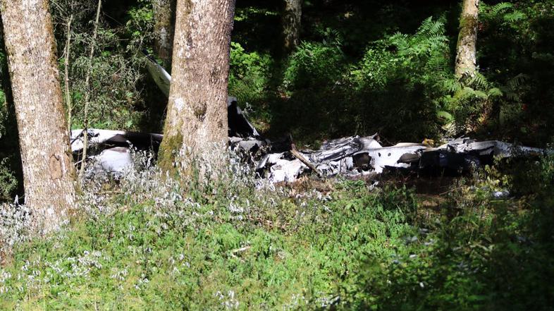 Posledice strmoglavljenja letala pri Ajdovščini