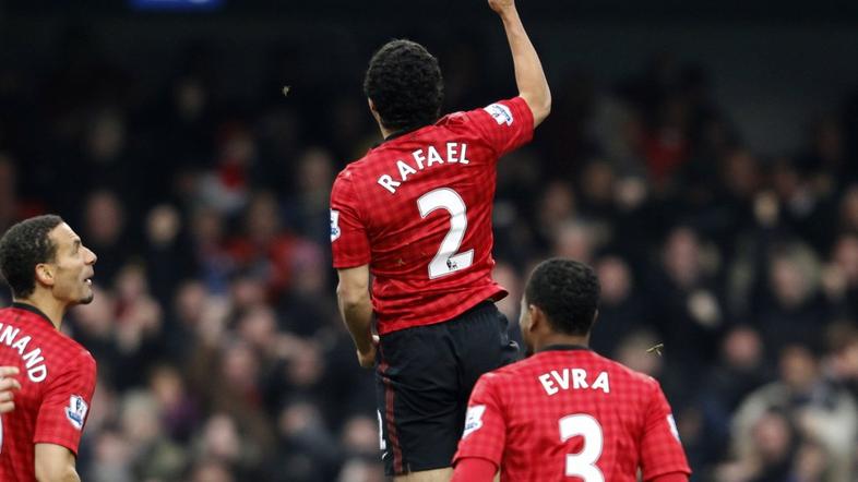 premier liga qpr manchester united rafael evra ferdinand