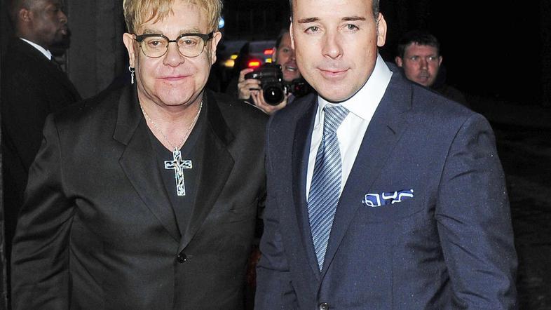 Otroka želita vzgajati v Angliji. (Foto: Flynet)